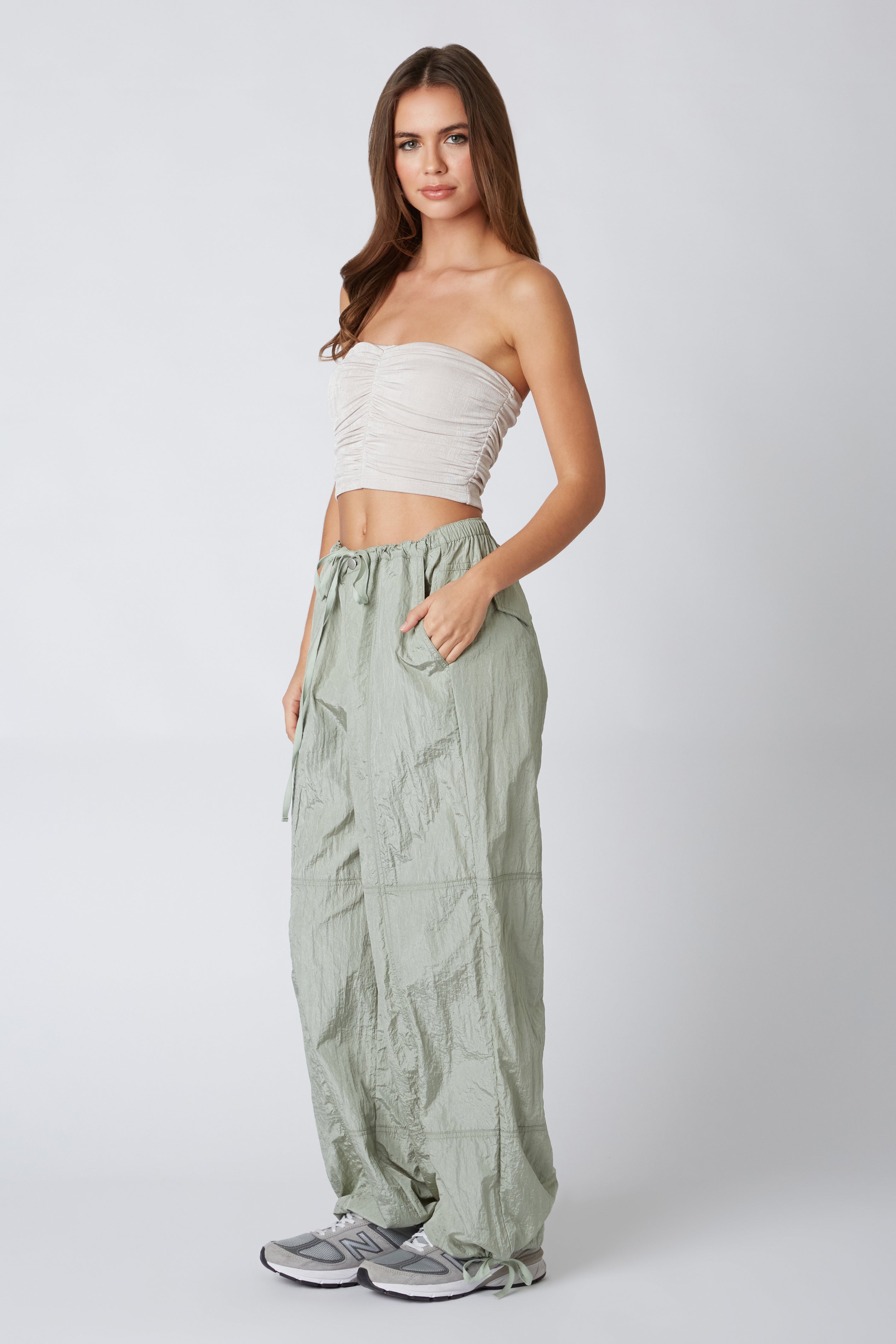 Crinkle Parachute Pant in Sage Side