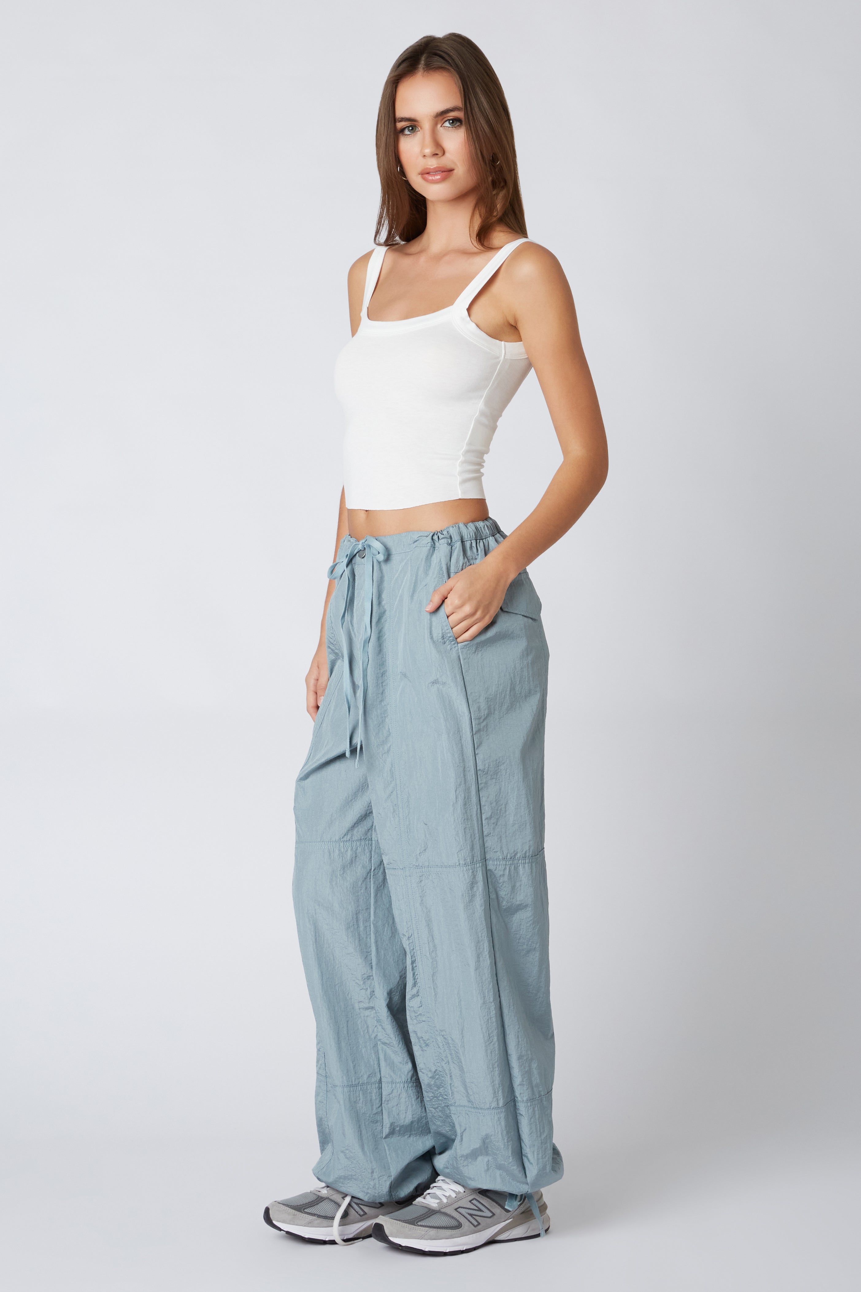 Crinkle Parachute Pant in Steel Side